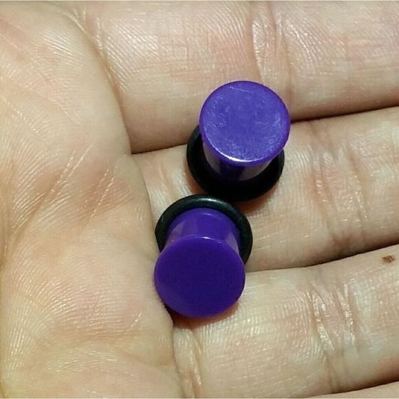 00g Purple Acrylic Gauge Plugs - Picture 4 of 4